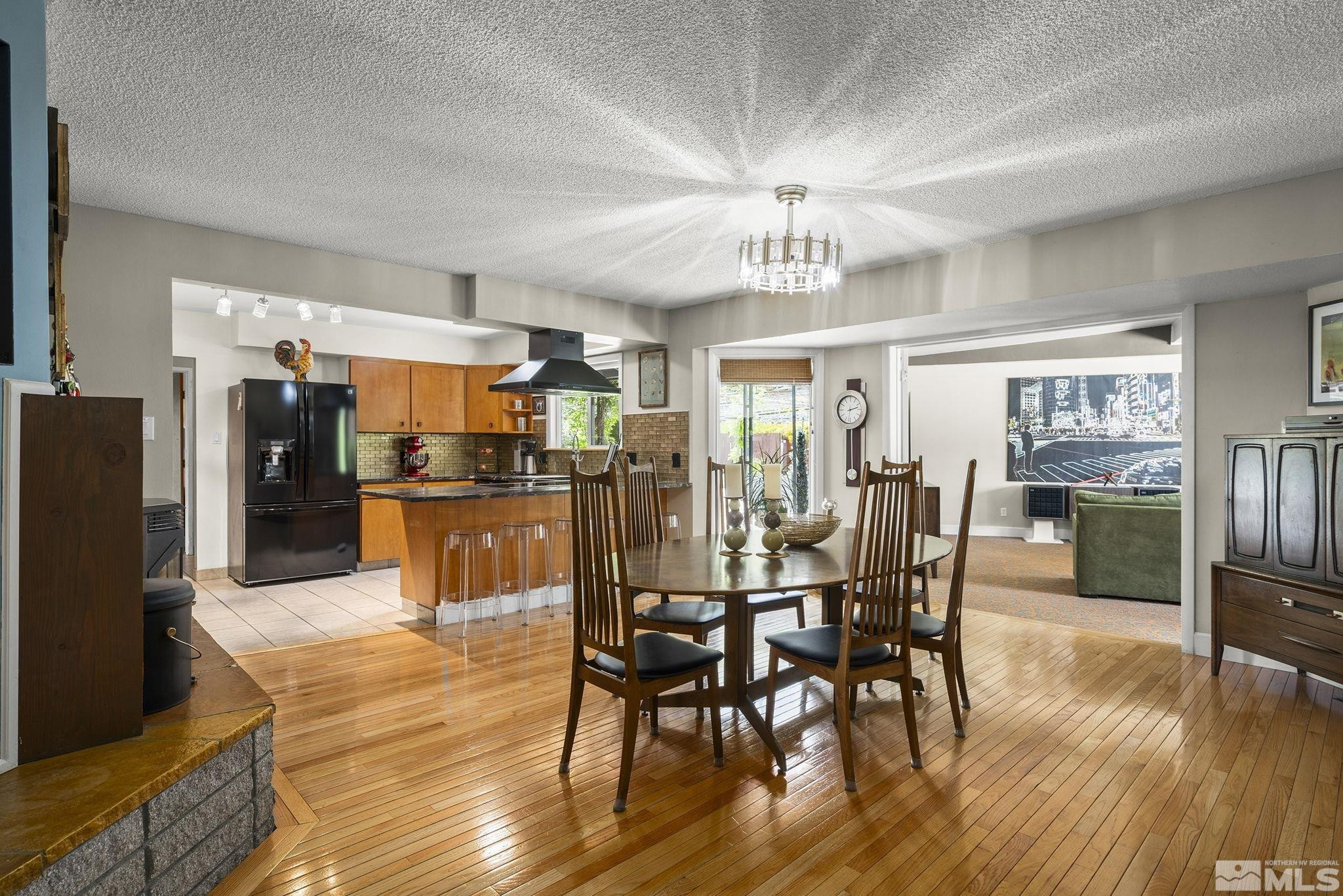 2135 Skyline Boulevard