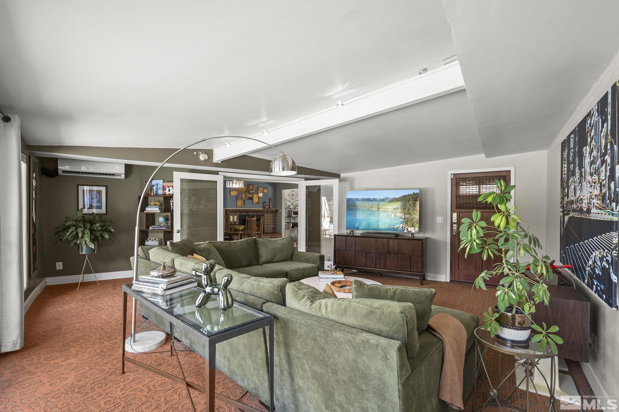 2135 Skyline Boulevard