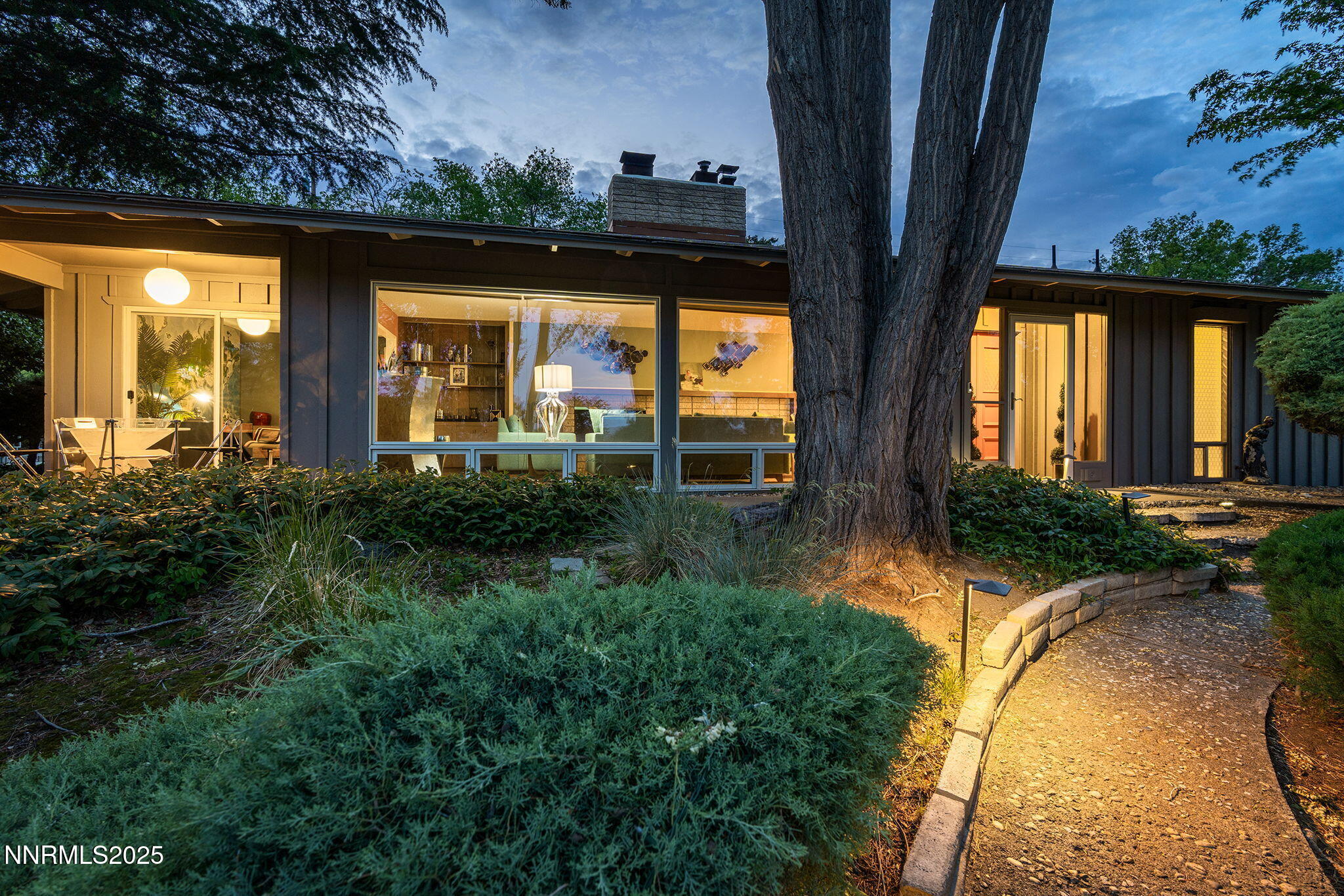 2135 Skyline Boulevard
