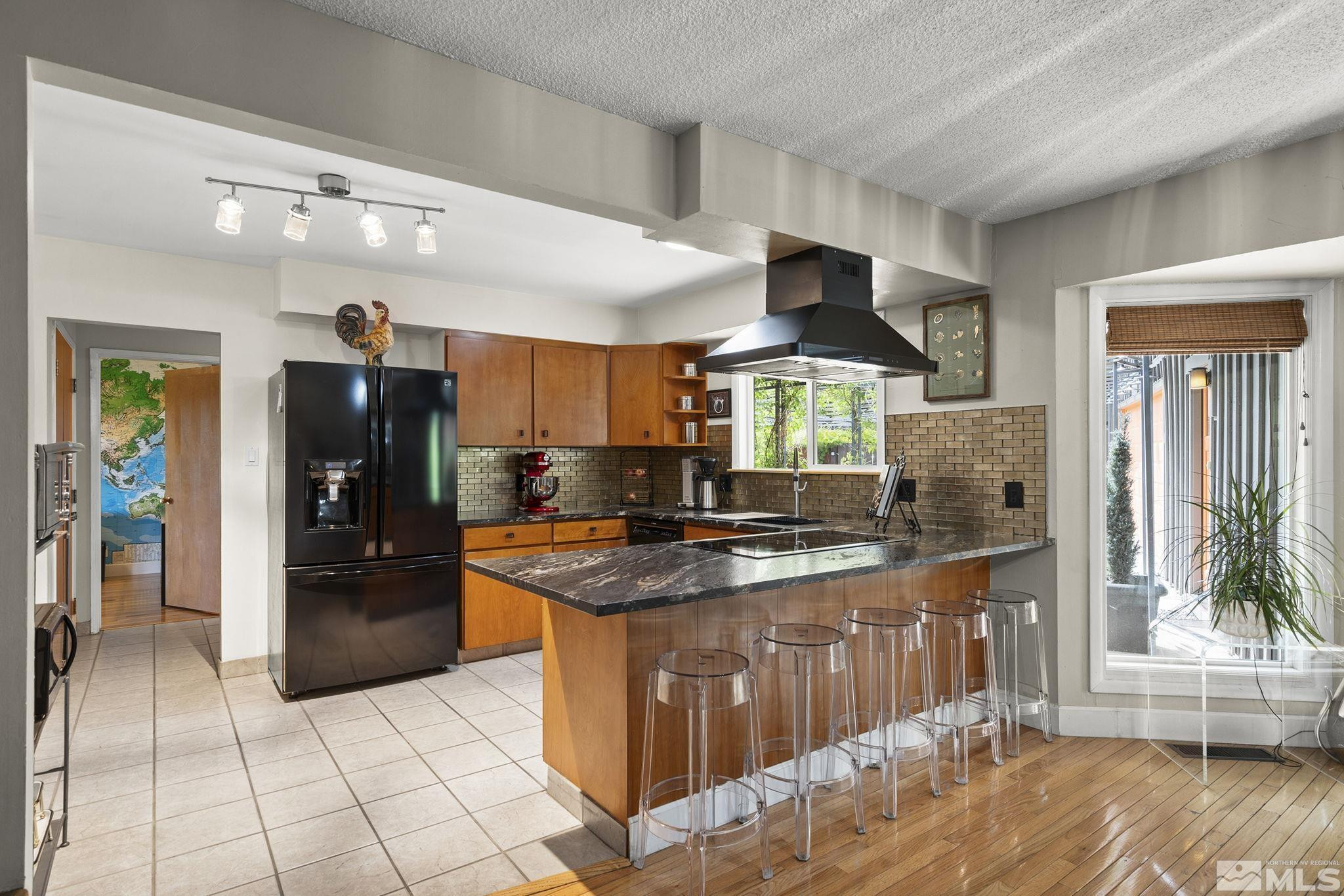 2135 Skyline Boulevard