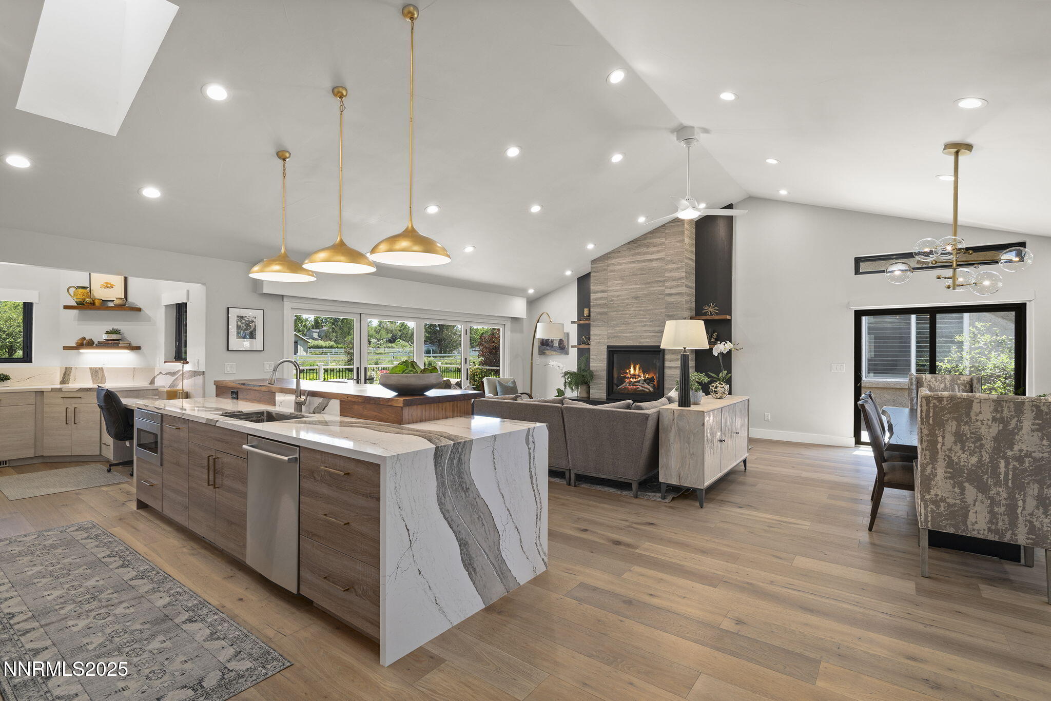 10594 Dixon Lane