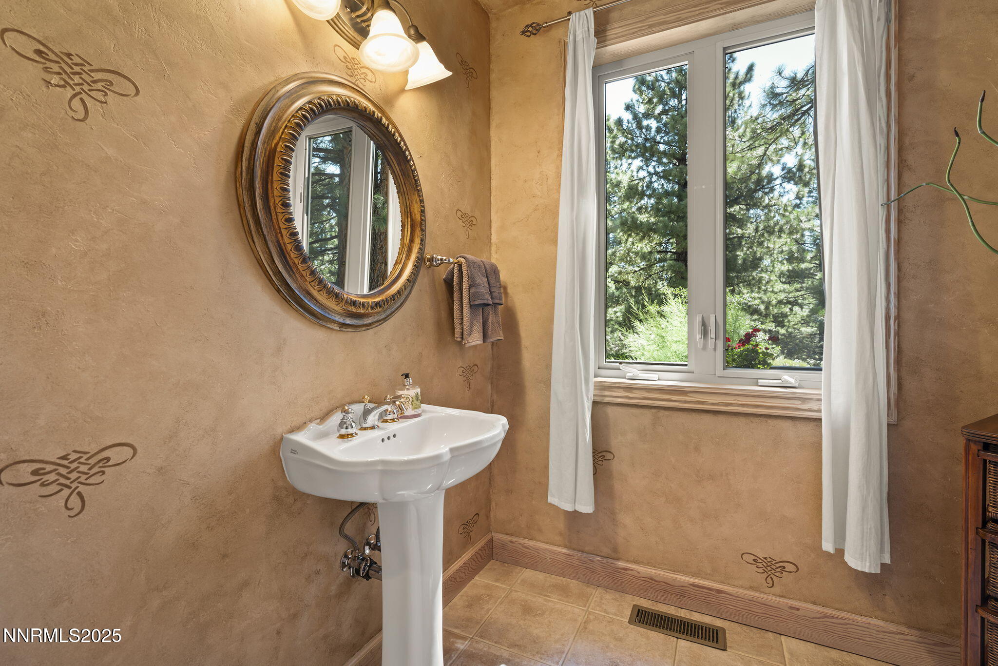 1690 Green Ash Drive