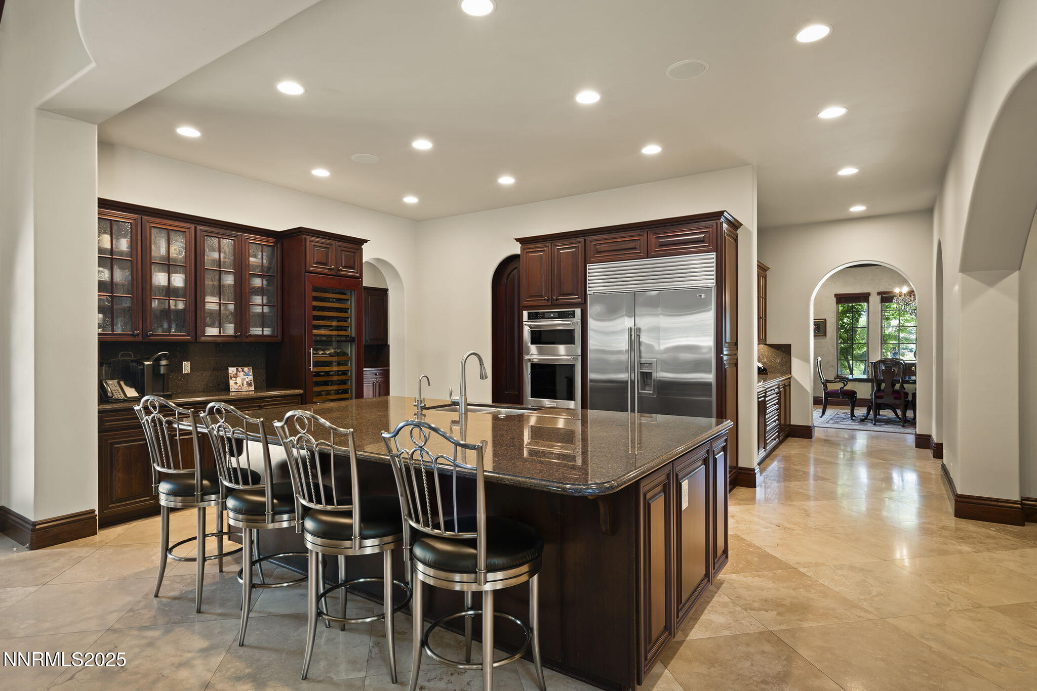 8741 Lakeside Drive