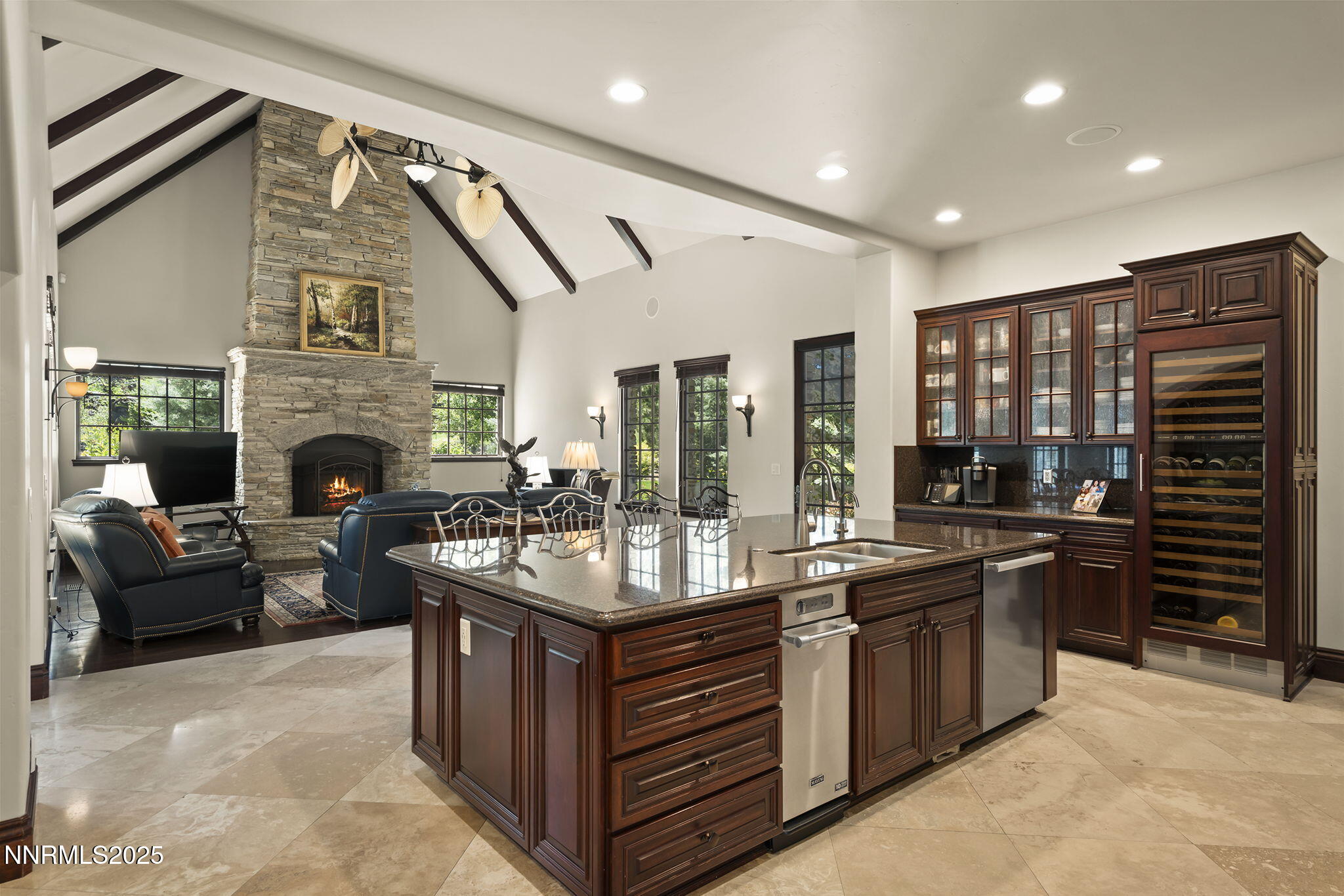 8741 Lakeside Drive
