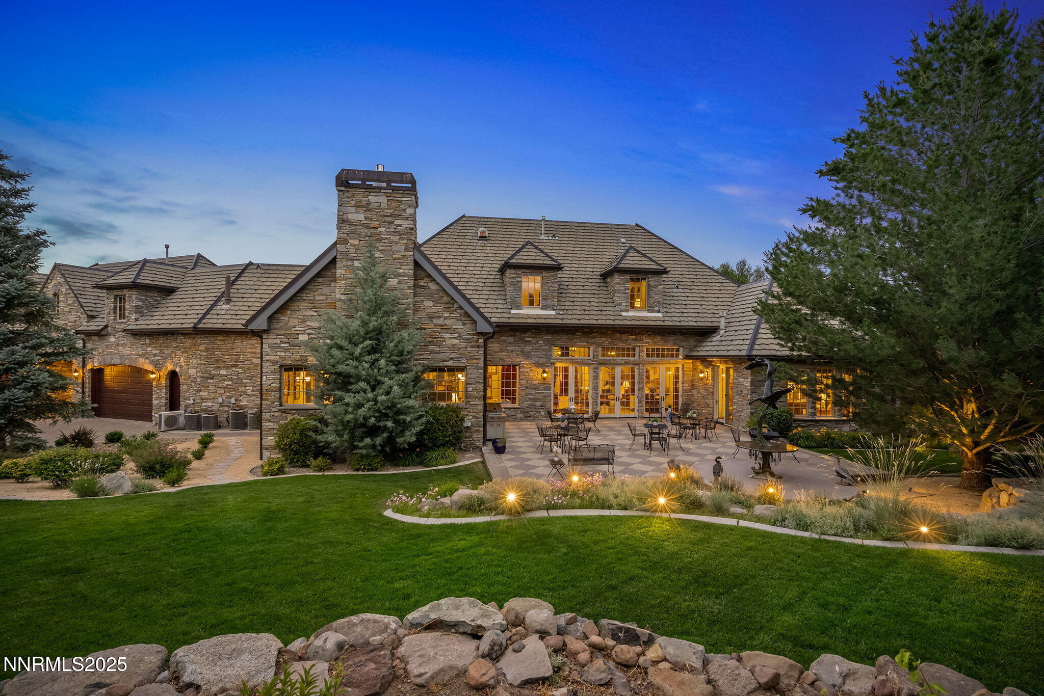 8741 Lakeside Drive