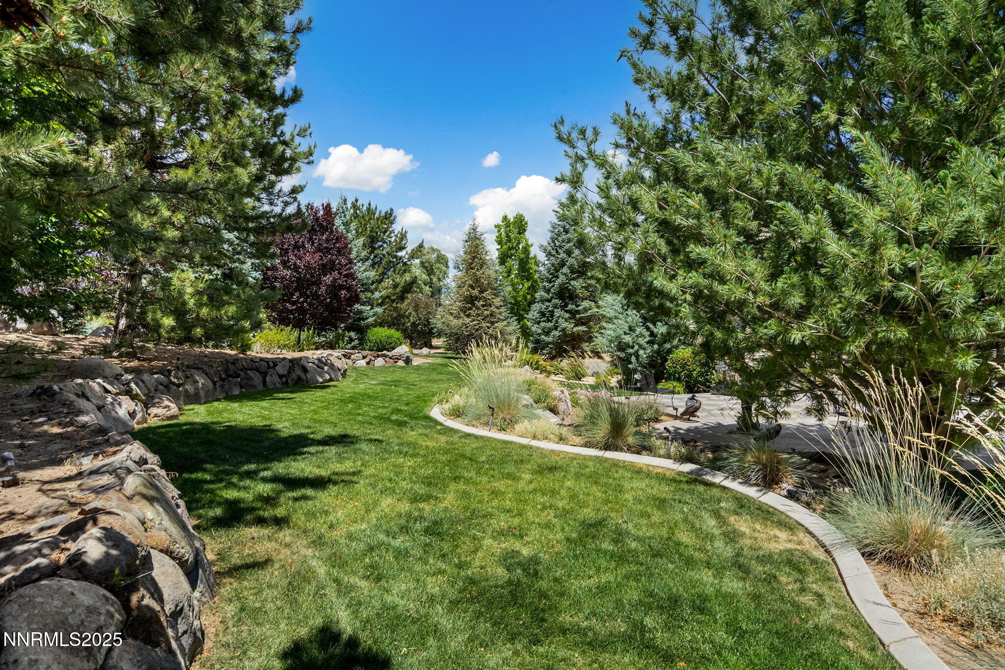 8741 Lakeside Drive