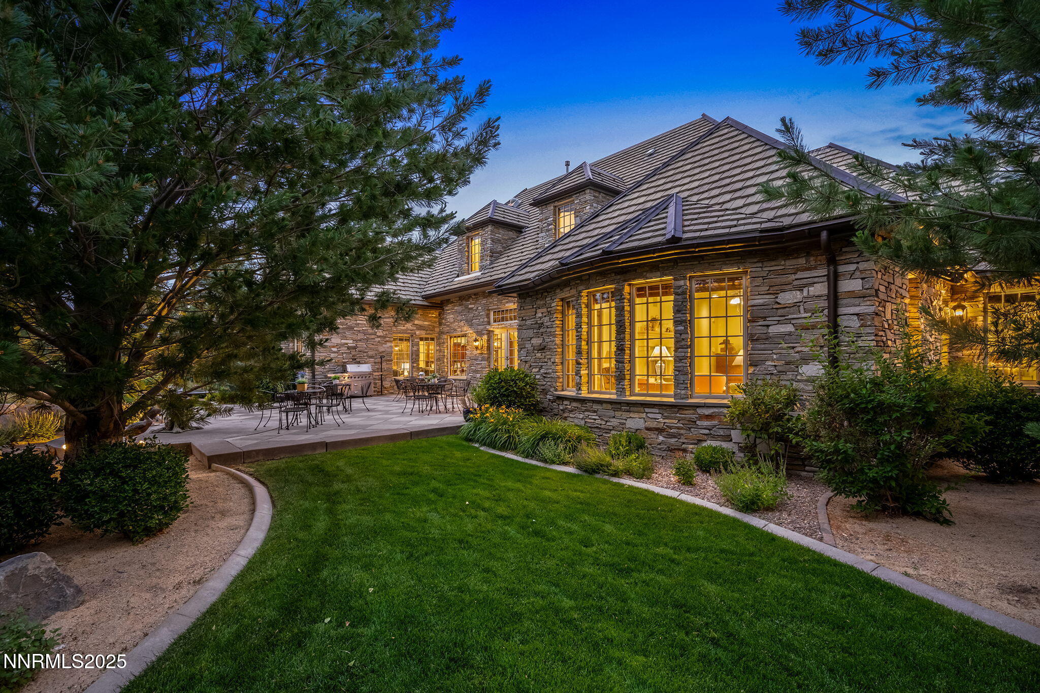 8741 Lakeside Drive