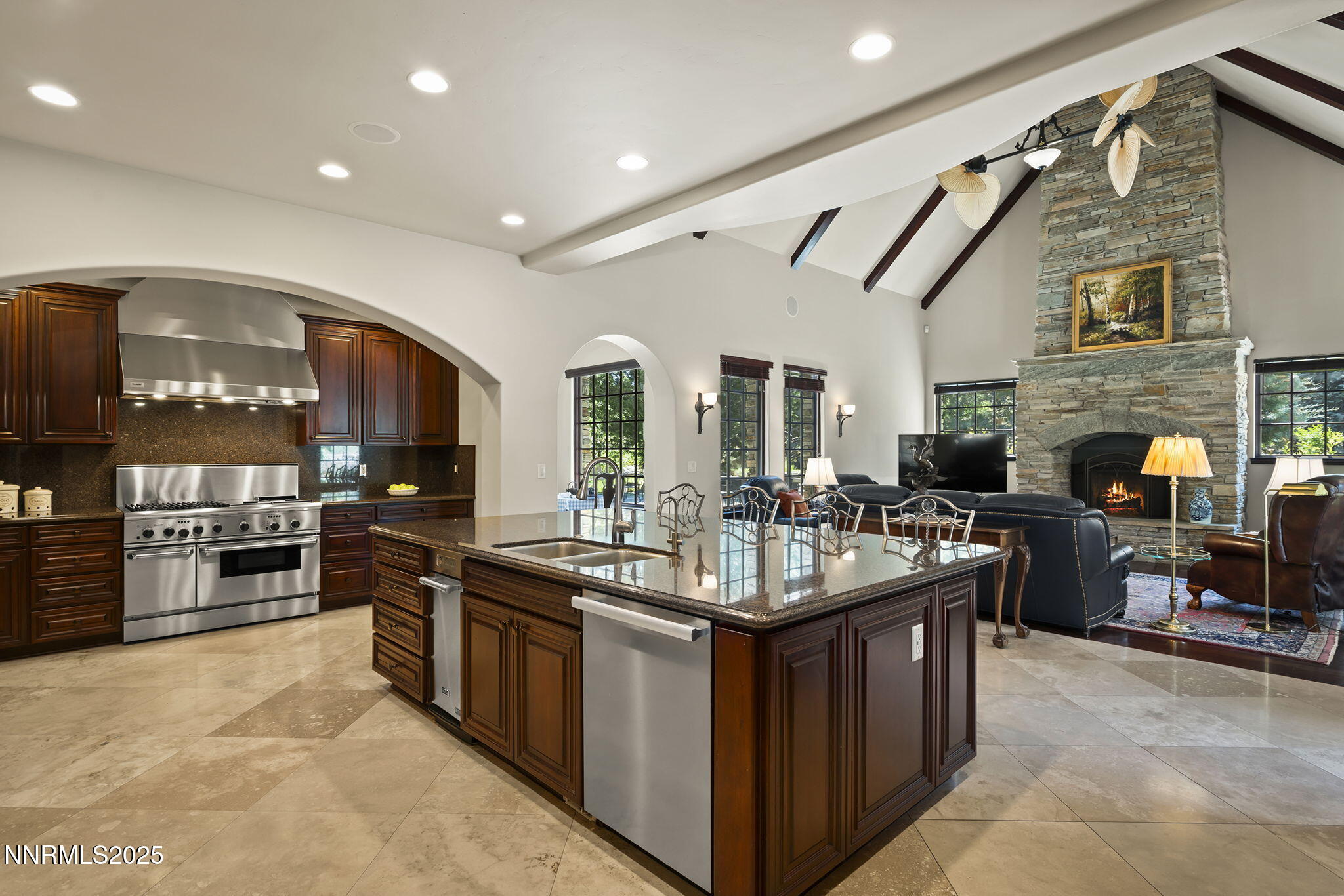 8741 Lakeside Drive