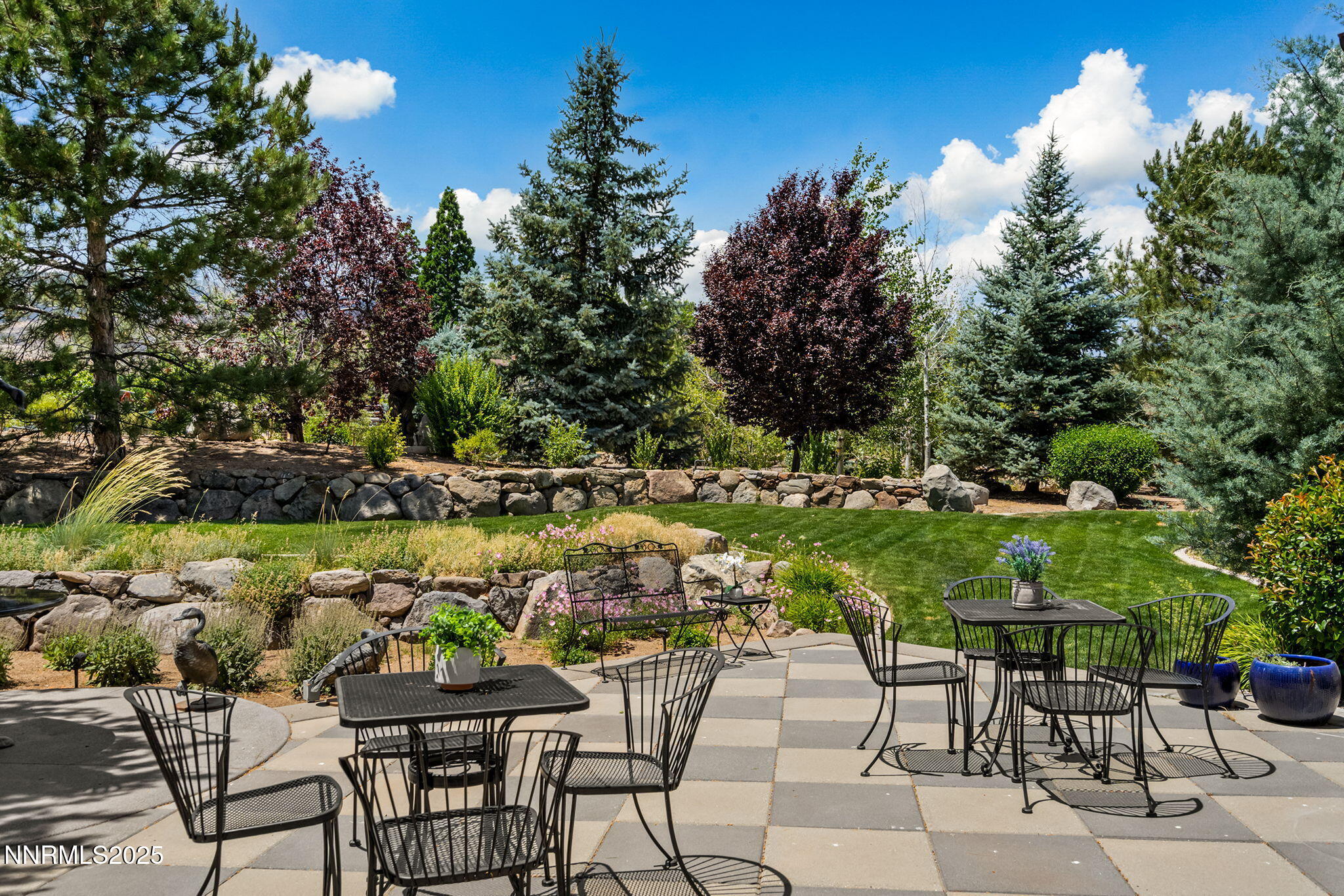 8741 Lakeside Drive