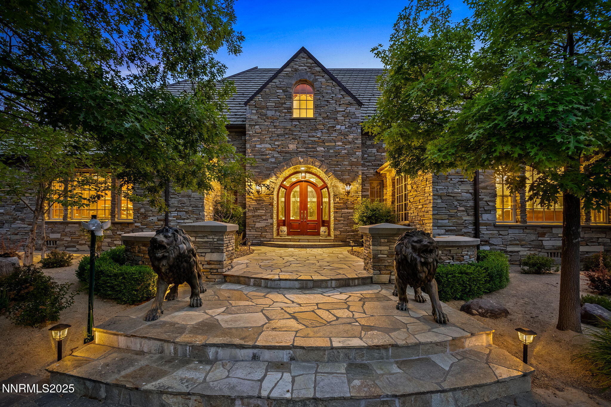 8741 Lakeside Drive