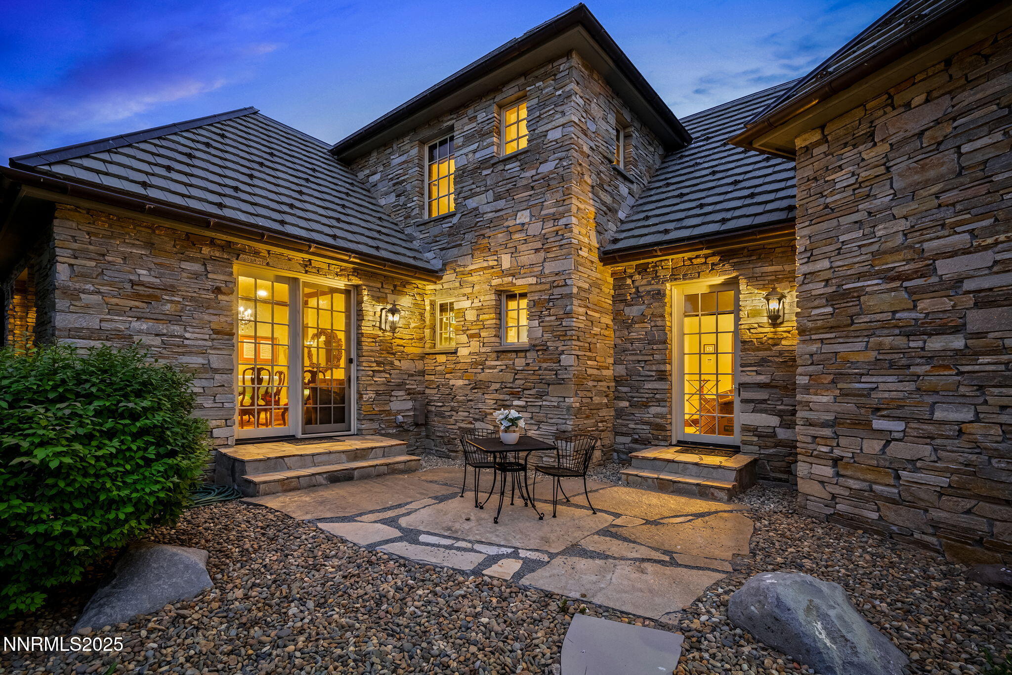 8741 Lakeside Drive