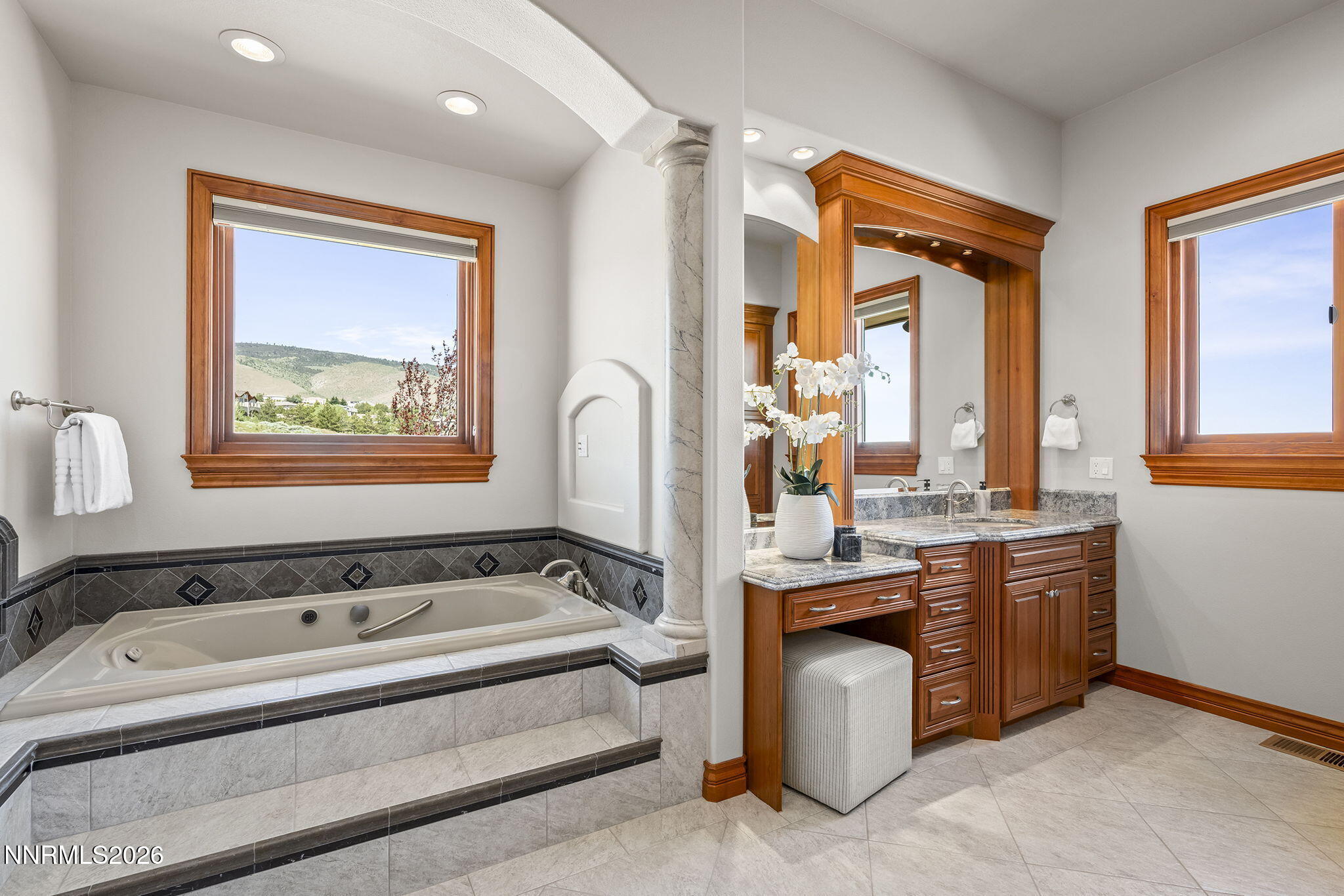 10231 Zuni Ridge Trail