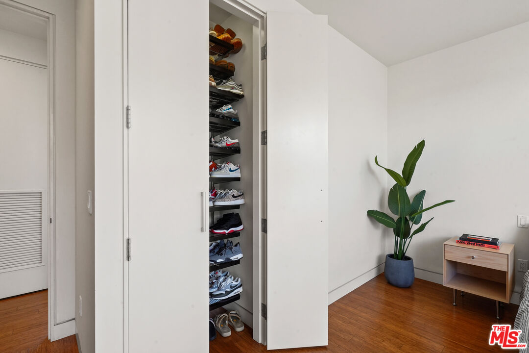 853 21st St Unit: 102