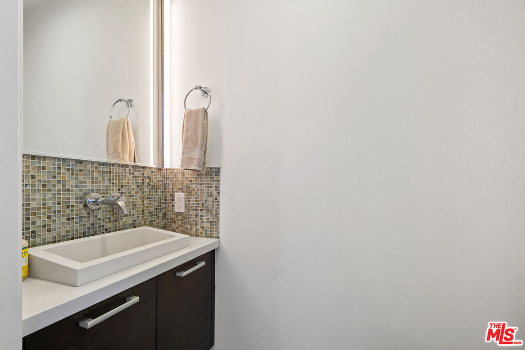 853 21st St Unit: 102