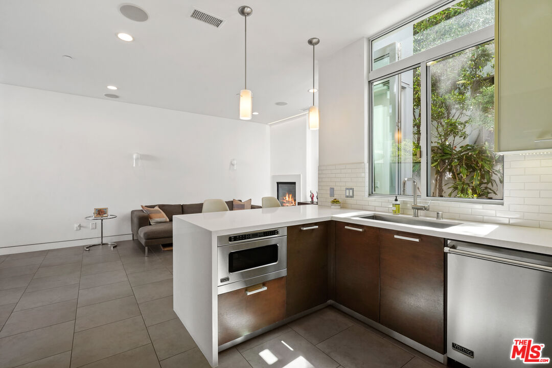 853 21st St Unit: 102