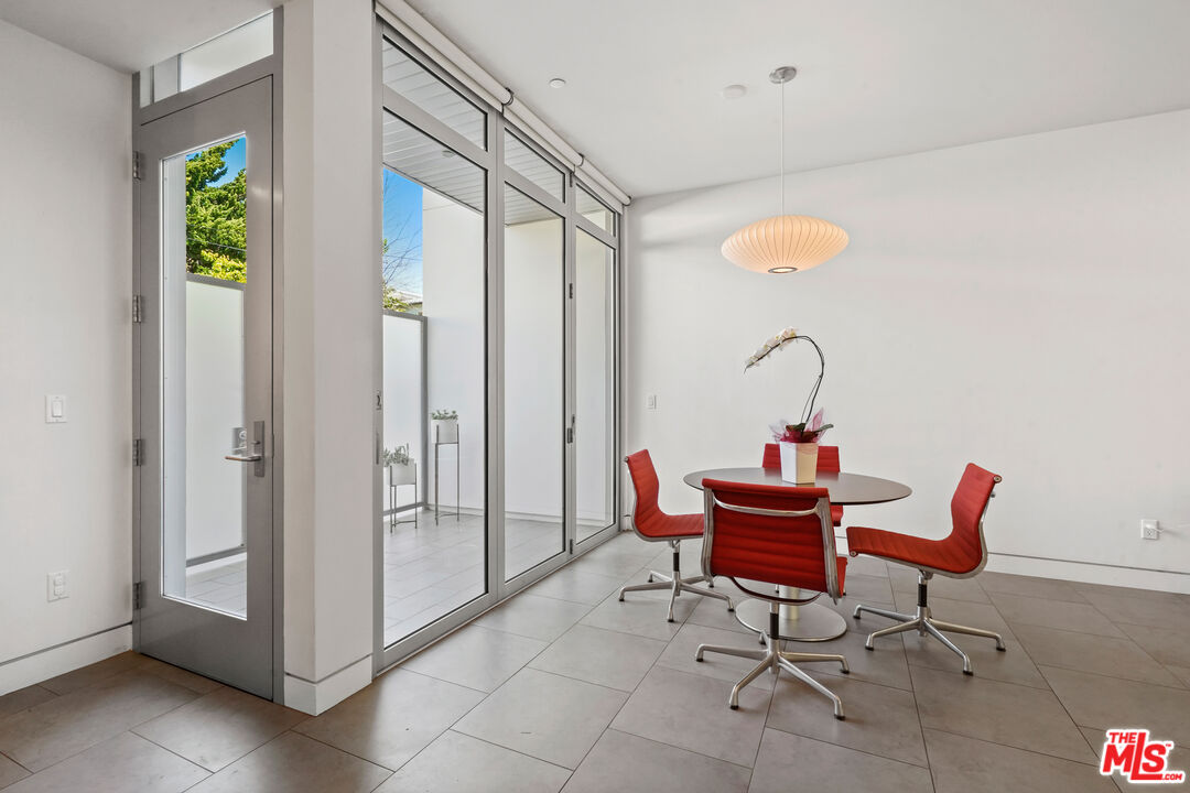 853 21st St Unit: 102
