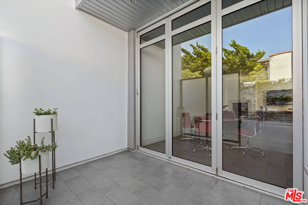 853 21st St Unit: 102