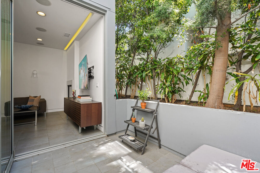 853 21st St Unit: 102