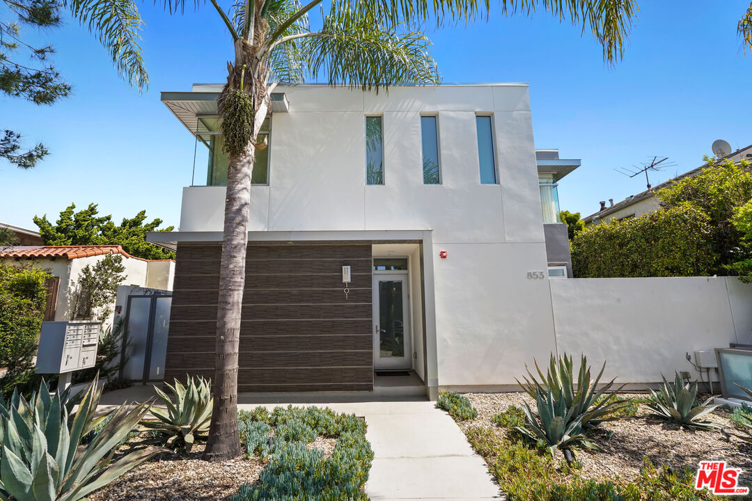 853 21st St Unit: 102