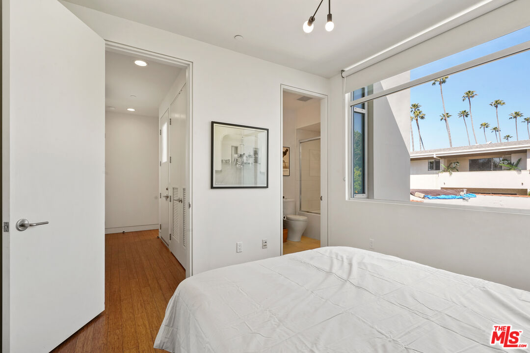 853 21st St Unit: 102