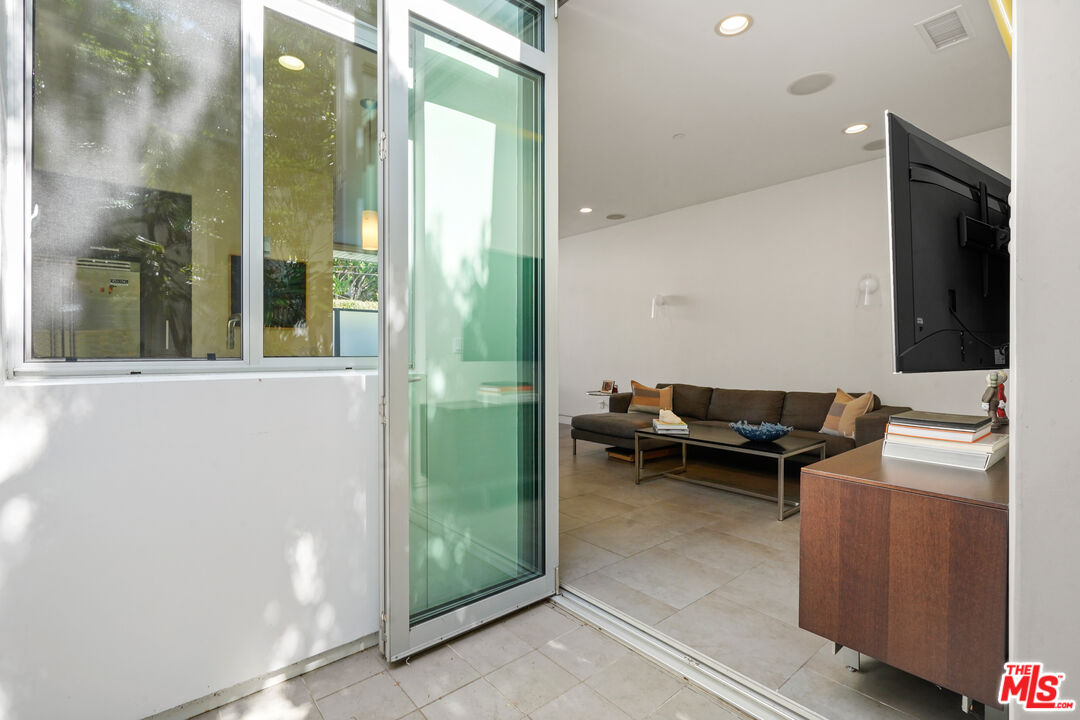 853 21st St Unit: 102