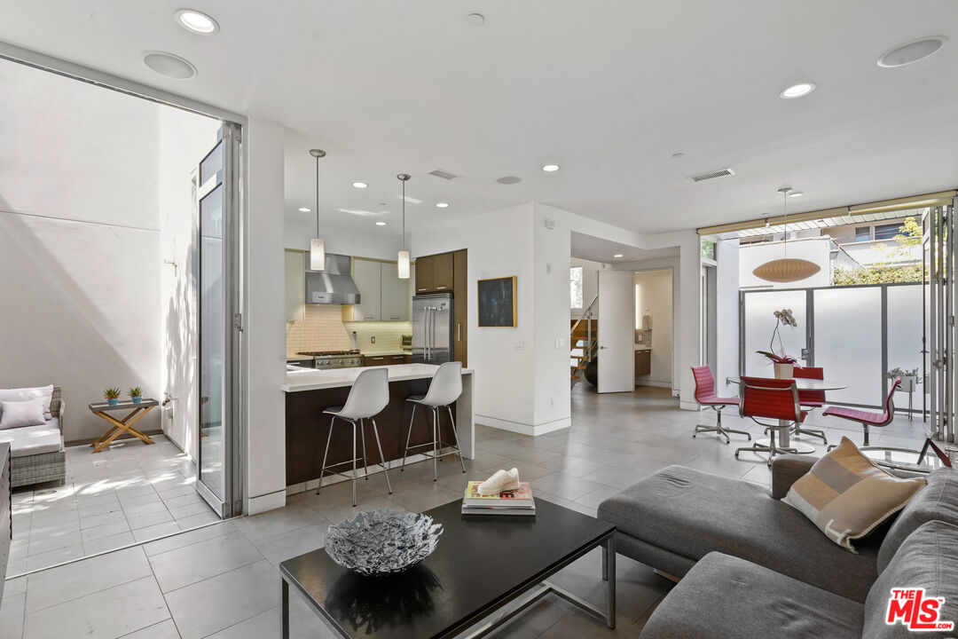 853 21st St Unit: 102