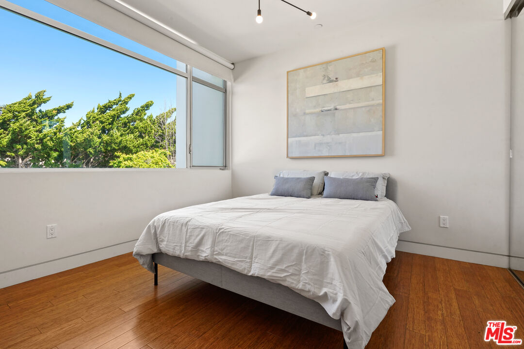 853 21st St Unit: 102