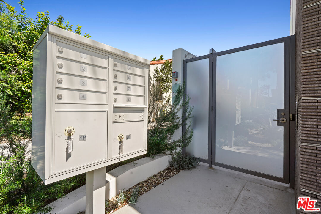 853 21st St Unit: 102