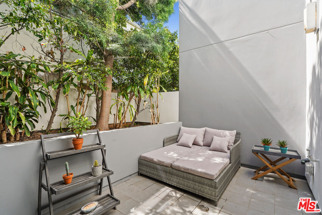 853 21st St Unit: 102