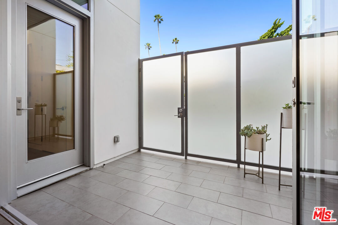 853 21st St Unit: 102