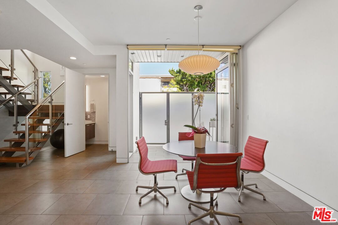 853 21st St Unit: 102