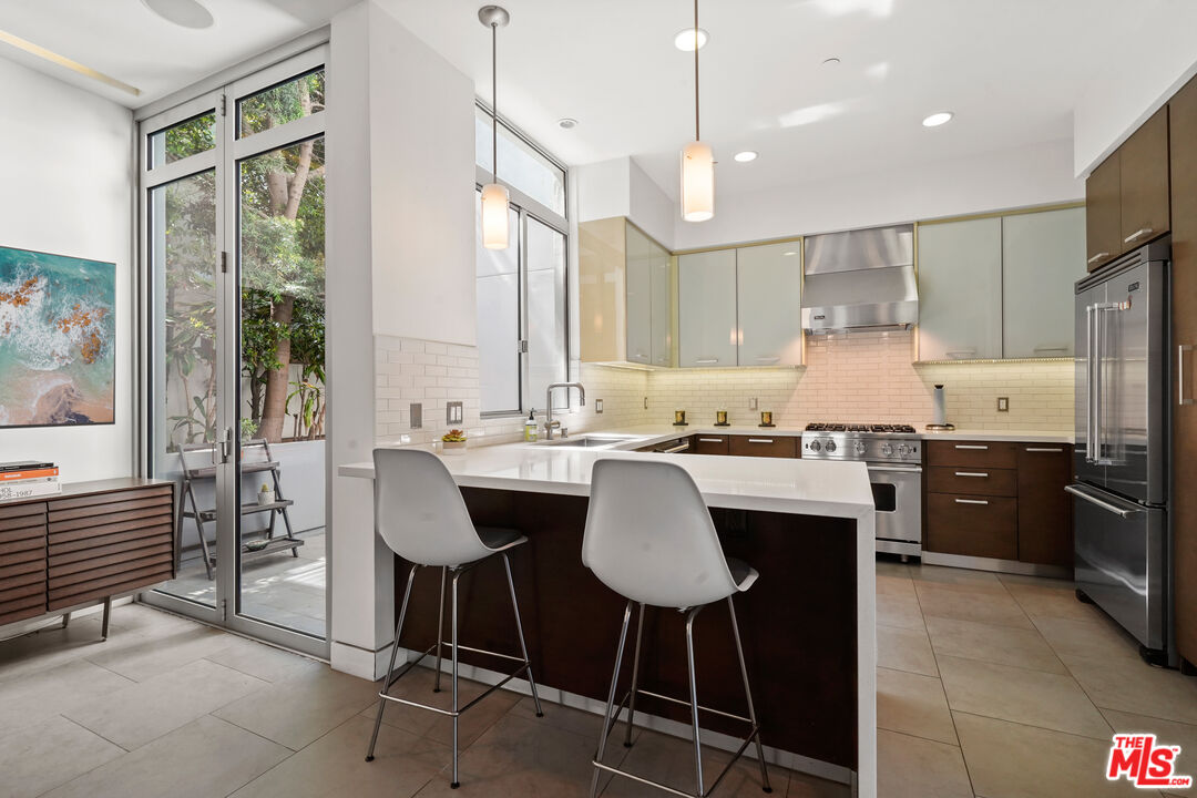 853 21st St Unit: 102