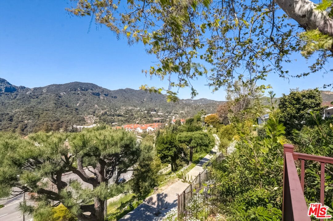 17212 Avenida De La Herradura