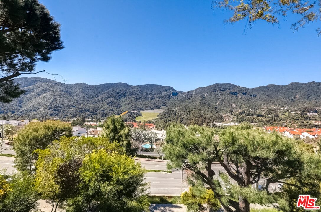 17212 Avenida De La Herradura