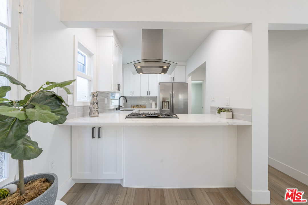 743 N Occidental Blvd
