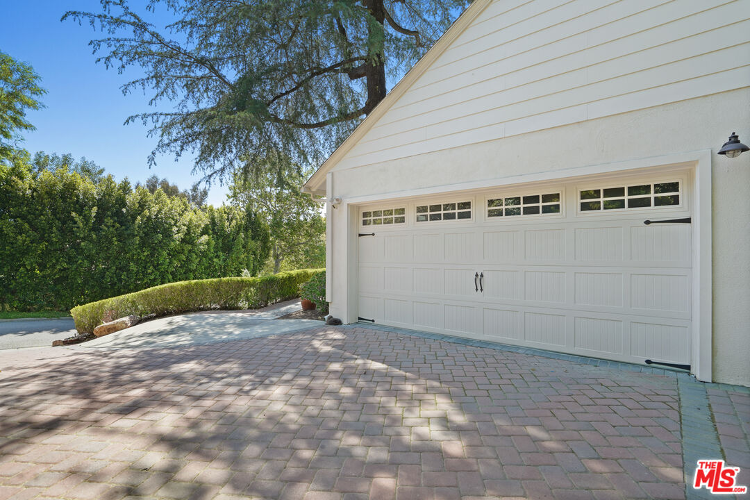 4459 White Oak Pl