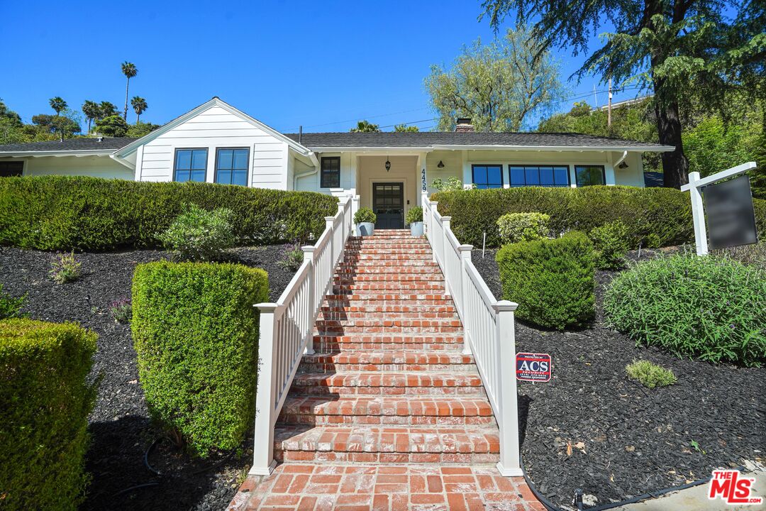 4459 White Oak Pl