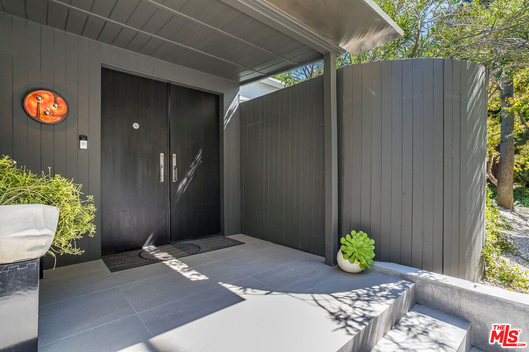 2538 Hutton Dr