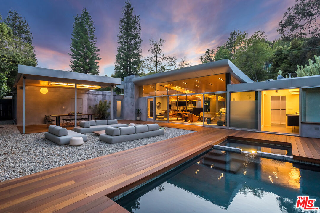 2538 Hutton Dr