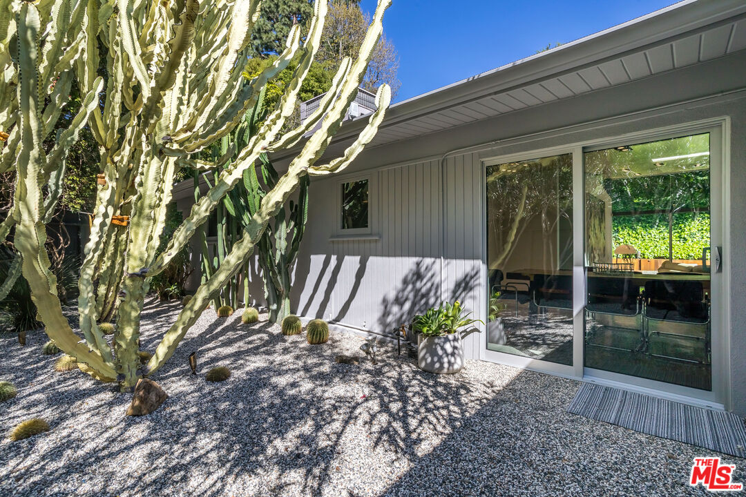 2538 Hutton Dr