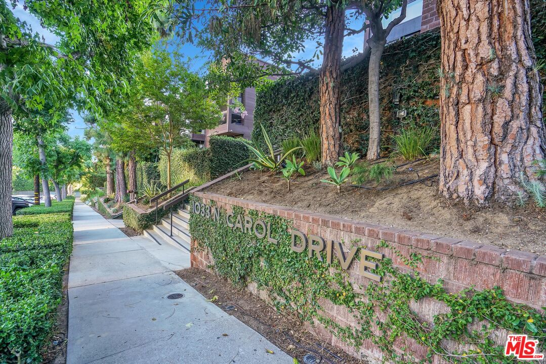 1033 Carol Dr Unit: 102