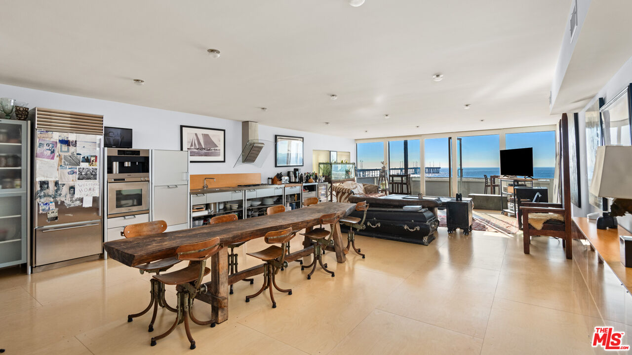 2909 Ocean Front Walk
