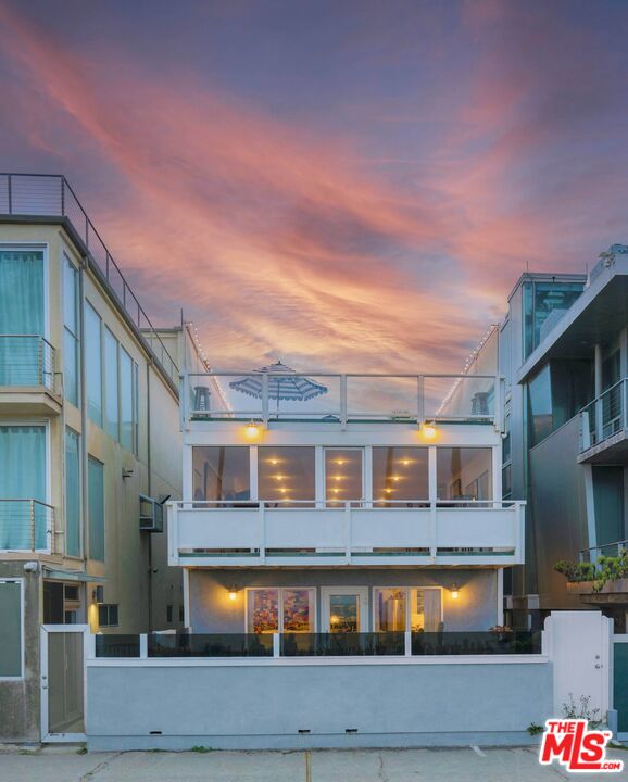 2909 Ocean Front Walk