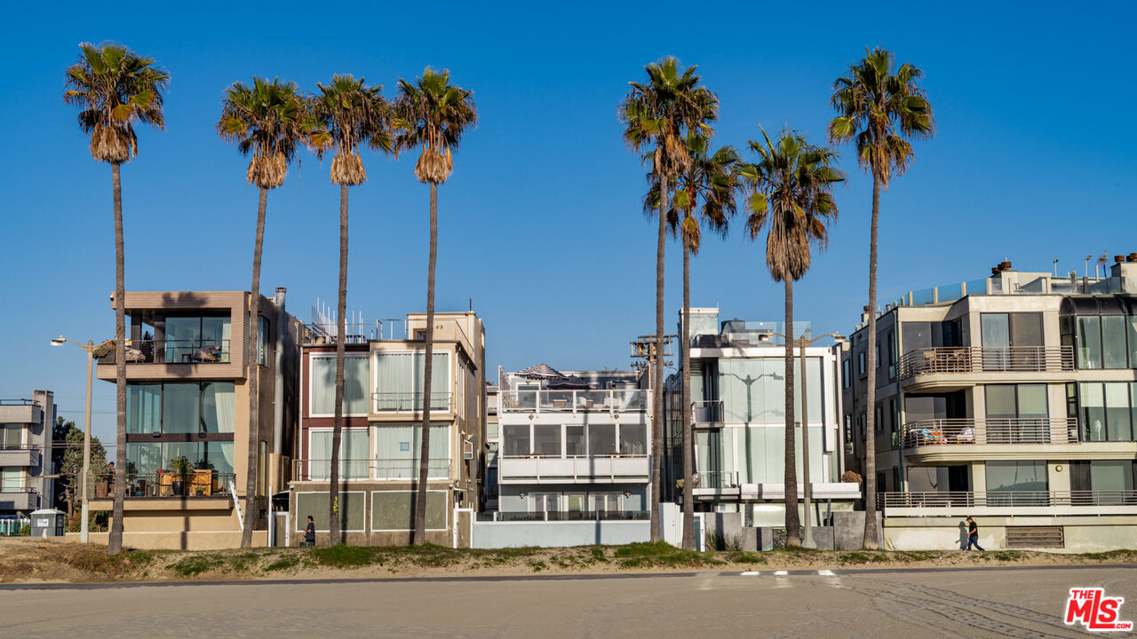 2909 Ocean Front Walk