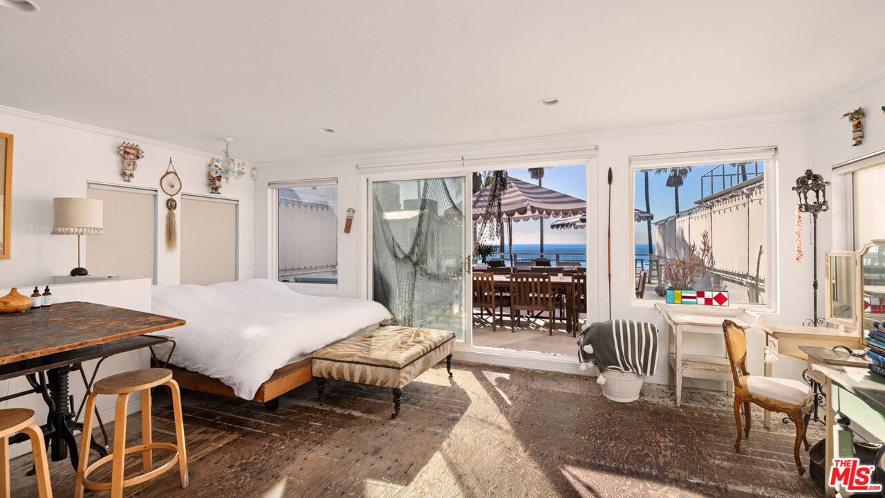 2909 Ocean Front Walk