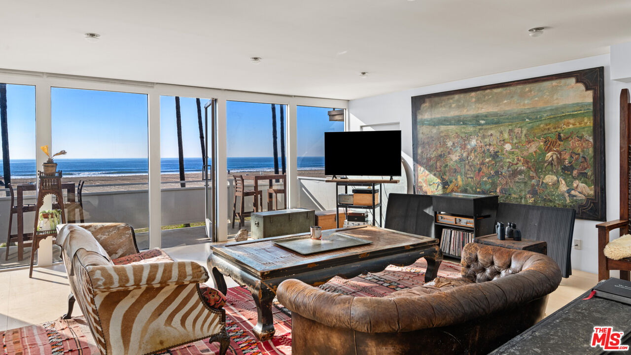 2909 Ocean Front Walk