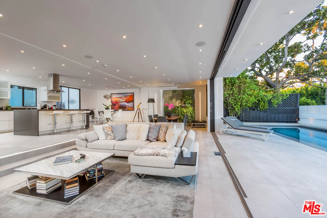 9331 DOHENY RD