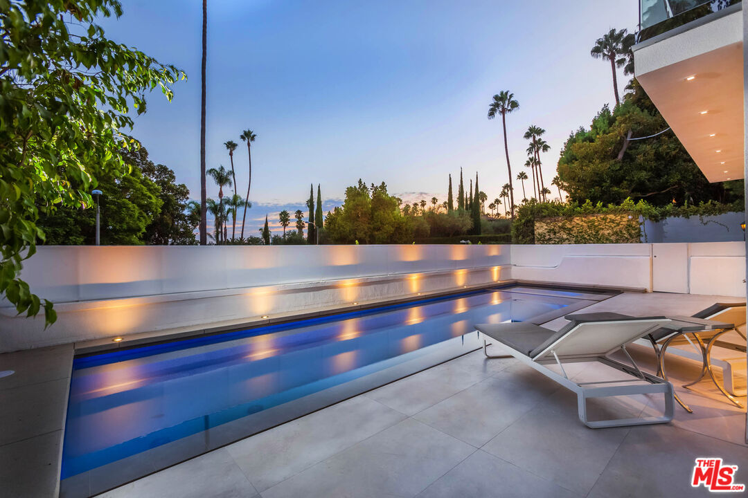 9331 DOHENY RD