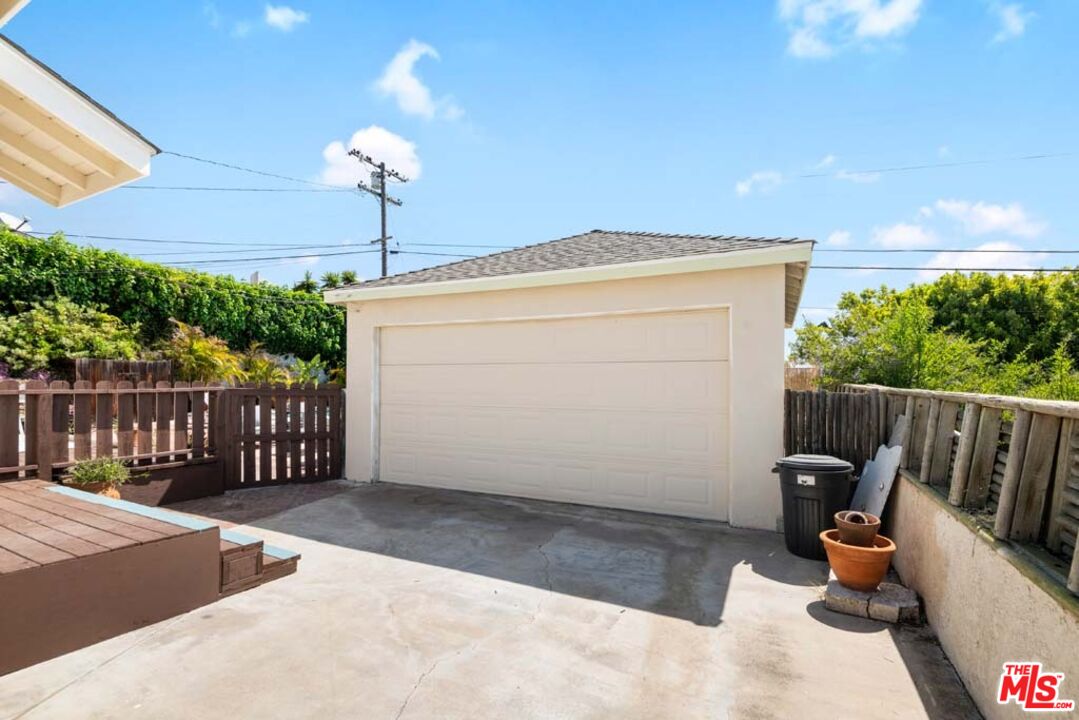 22414 Linda Dr