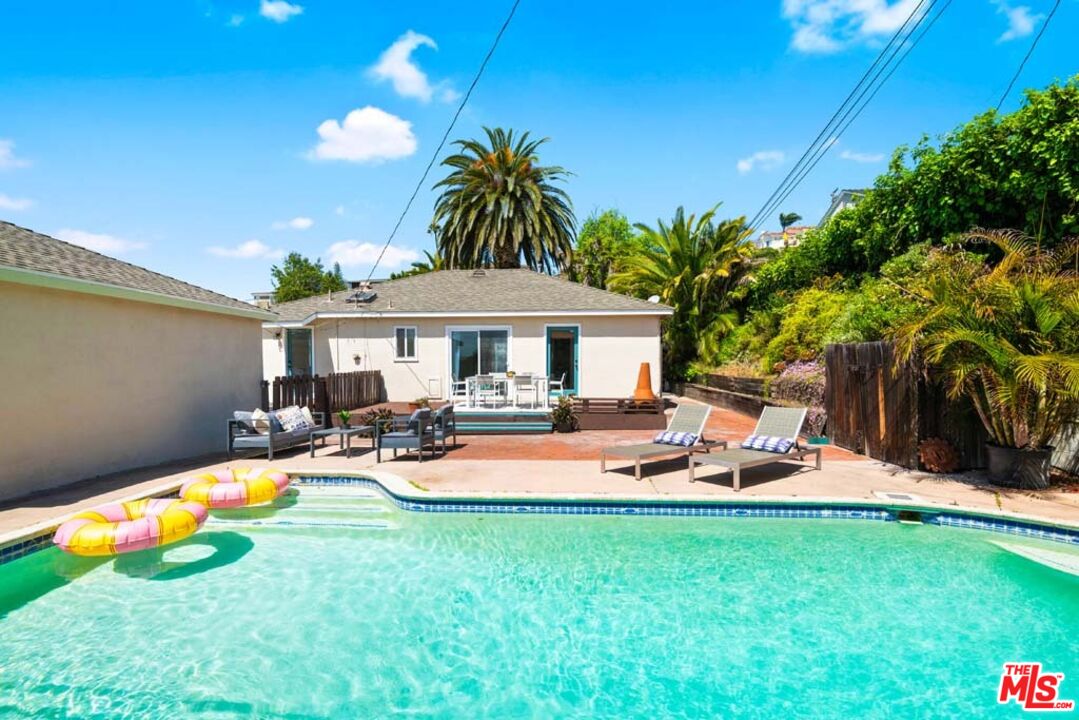 22414 Linda Dr